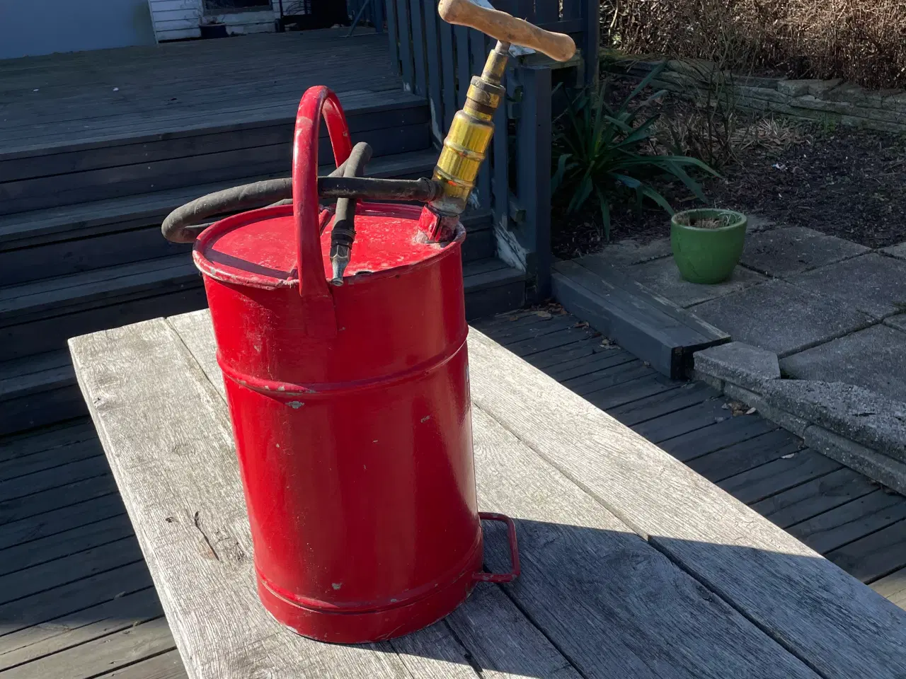 Billede 1 - Brandslangen med pumpe