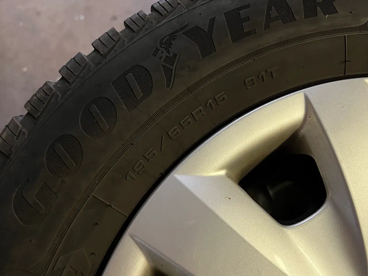 Billede 3 - Vinterdæk 195/65x15