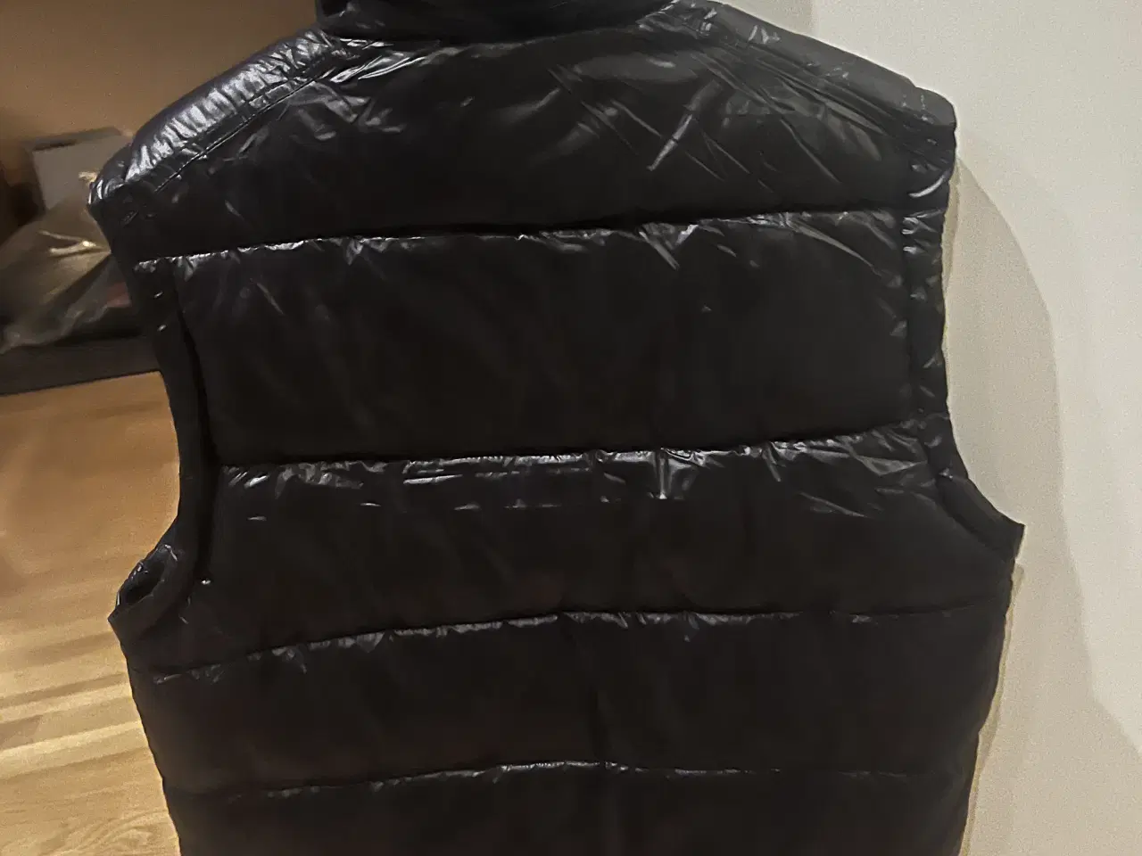 Billede 2 - Helt ny Moncler vest