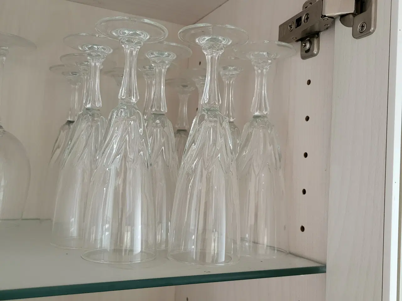 Billede 1 - Gratis champagne, rød og hvidvinsglas