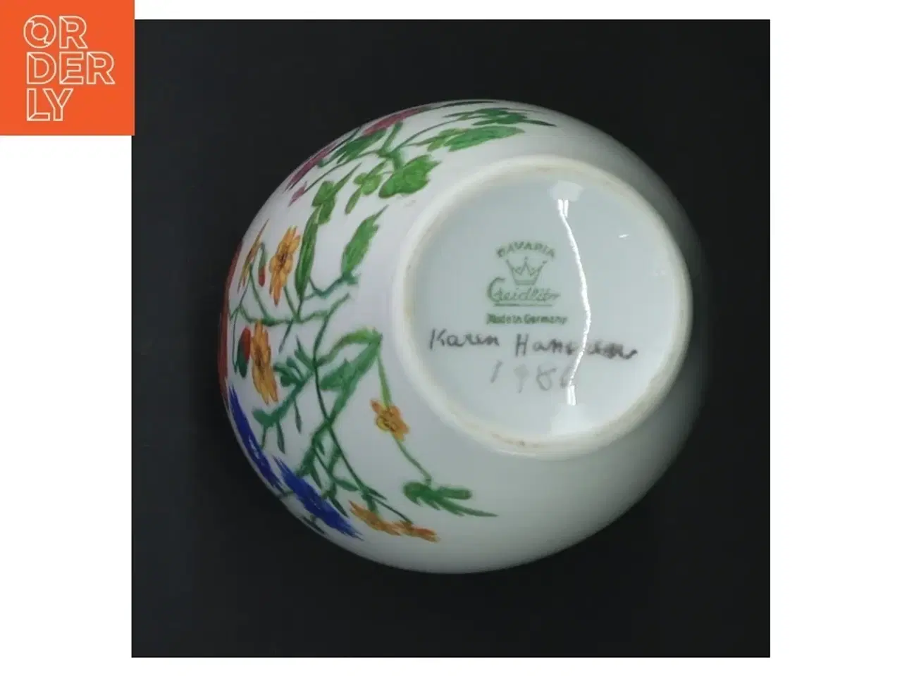Billede 4 - Porcelænsvase med blomsterdekoration (str. 16 cm)