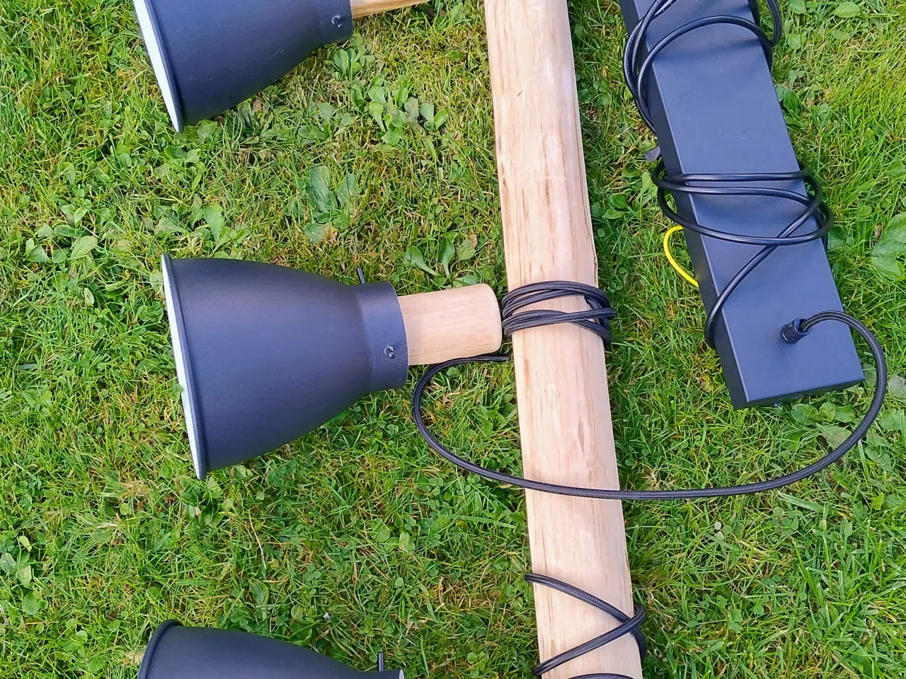 Billede 1 - Lindby hænge lamper 4stk med træstykke
