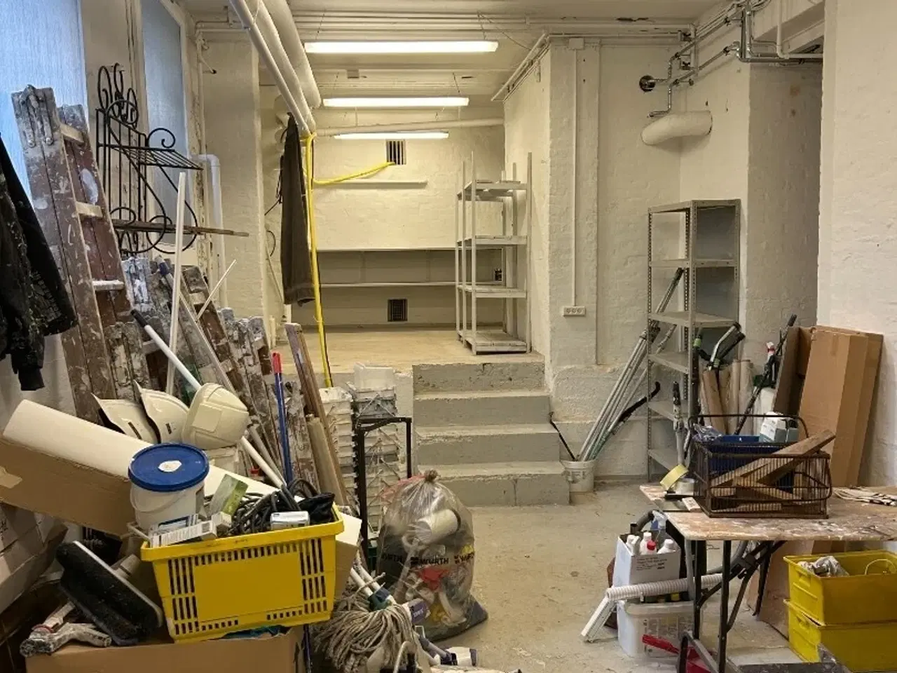 Billede 2 - Lagerrum udlejes på central beliggenhed