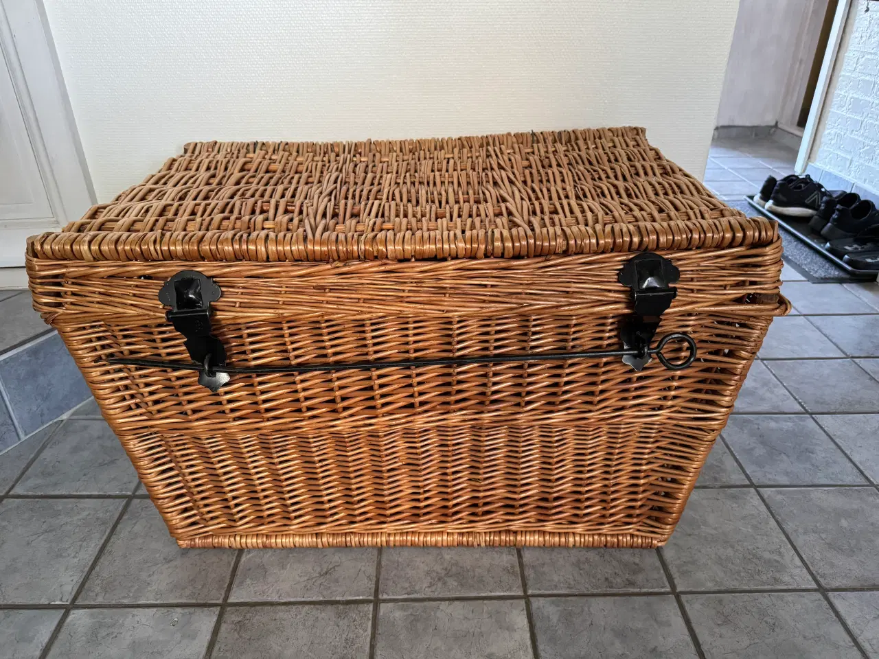 Billede 1 - Stor RETRO kurvekuffert i pæn stand
