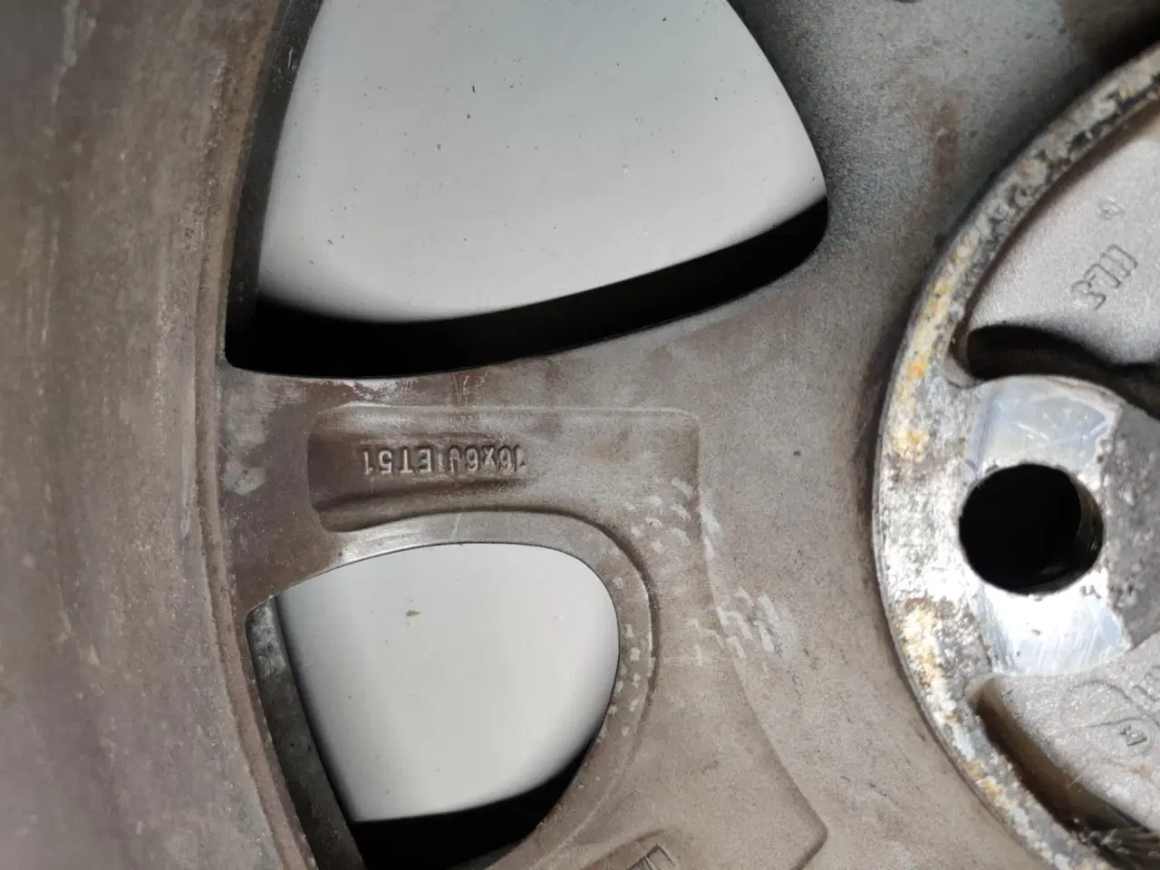 Billede 5 - Originale 16” Toyota alufælge med sommerdæk