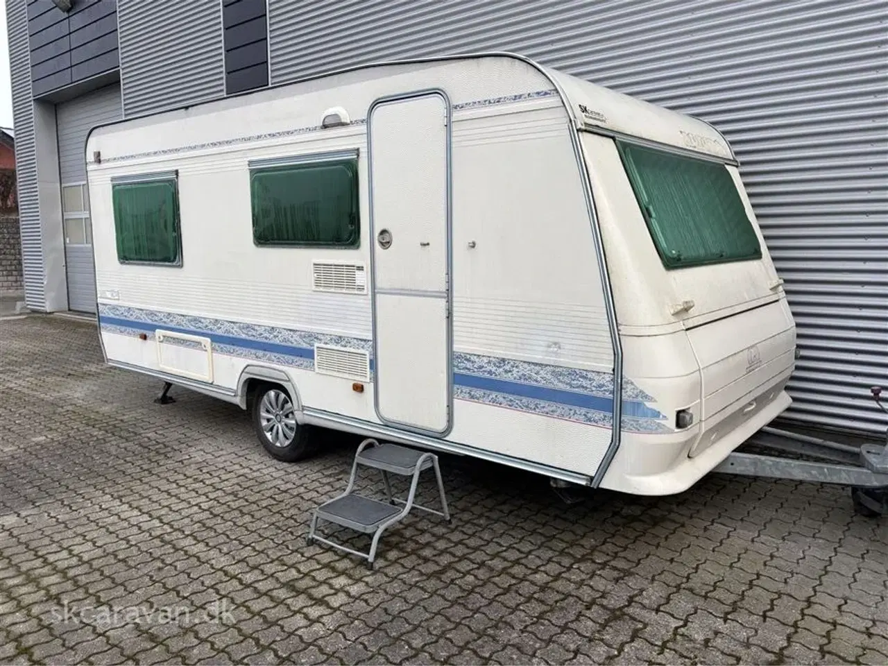 Billede 2 - 1999 - Adria Unica 462 PH   Pæn og velholdt campingvogn