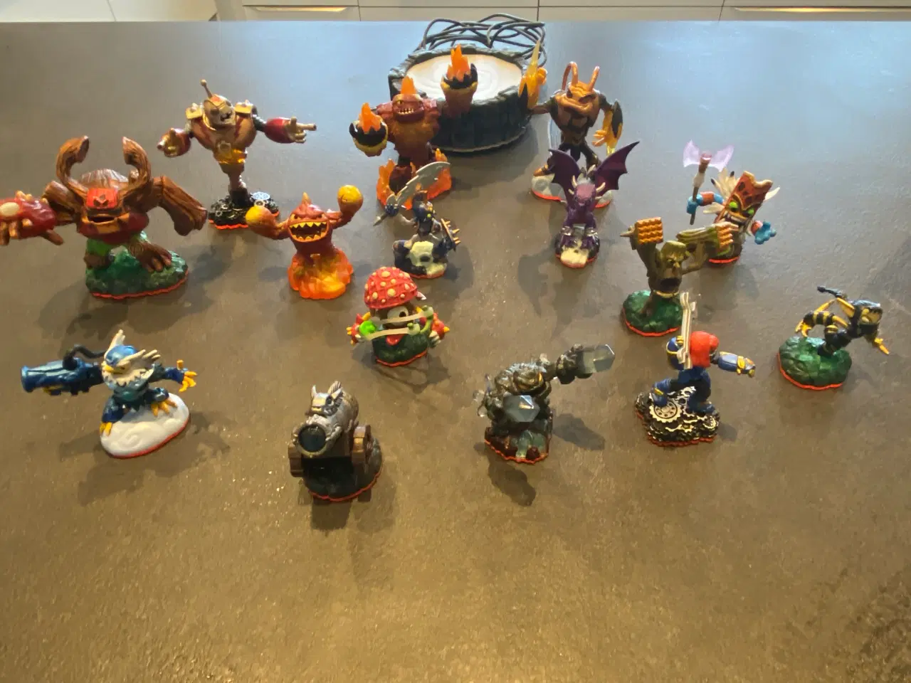 Billede 1 - Skylanders figurer 15 stk 