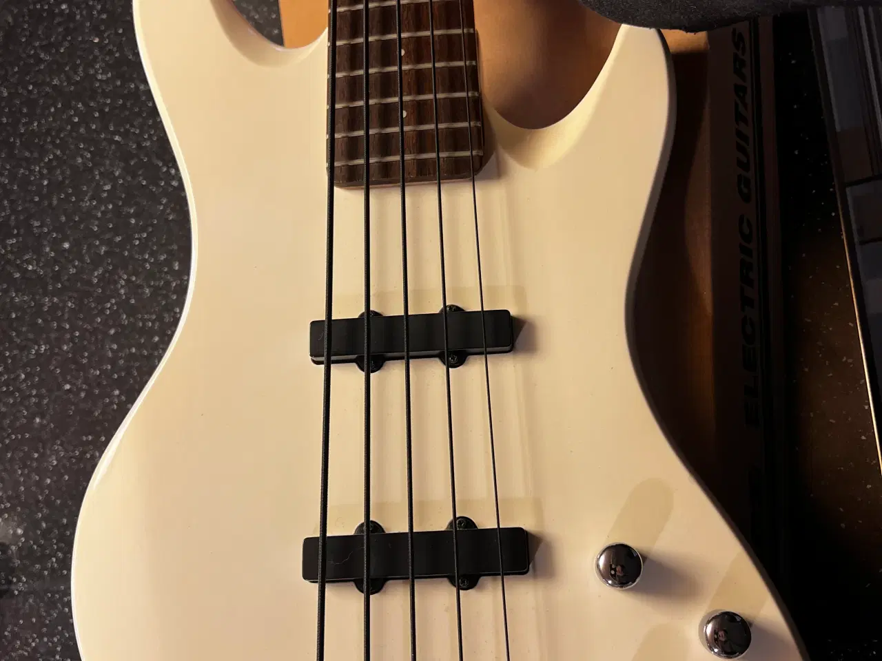 Billede 1 - 5 strenget De Armond bass