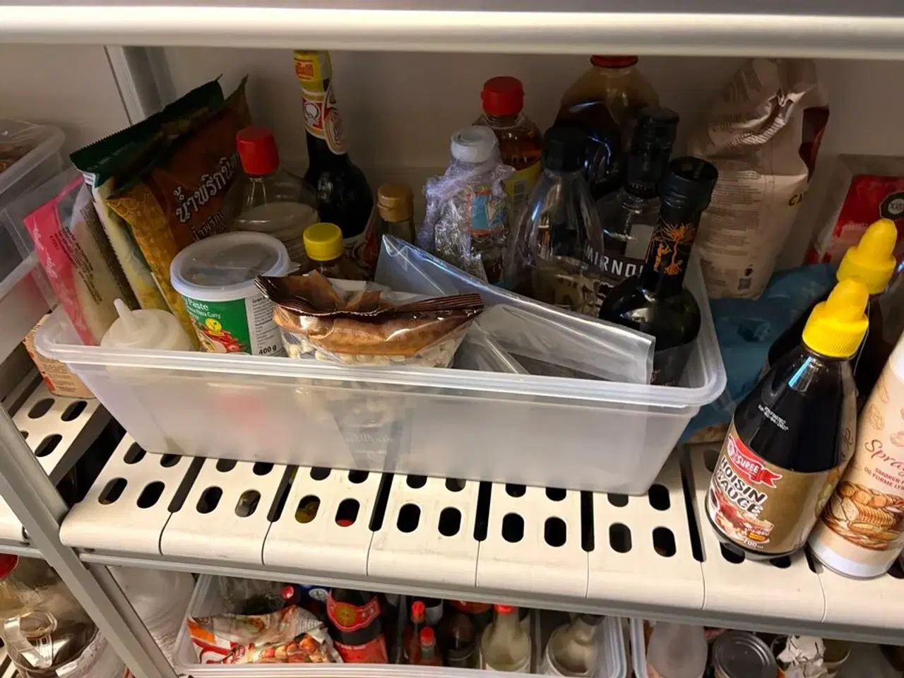 Billede 7 - 2 stk. Reoler med indhold