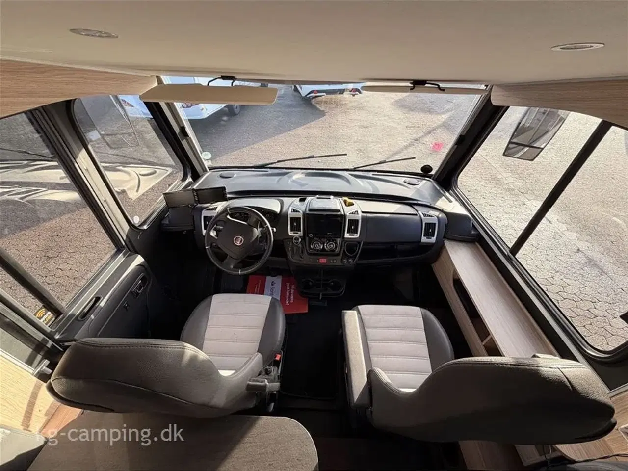 Billede 6 - 2021 - SunLight I 68 Adventure Edition   Topudstyret autocamper med bla. Clesana toilet - Ektra webasto oliefyr - Klimaanlæg - Maxxfan osv...