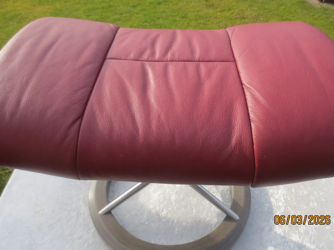 Billede 2 - 1 stk Fodskammel med Rødt Læder