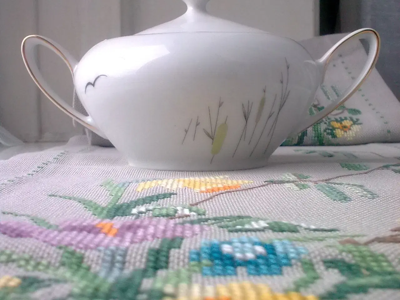 Billede 2 - Forår farver natur løber korssting el DK krukke 