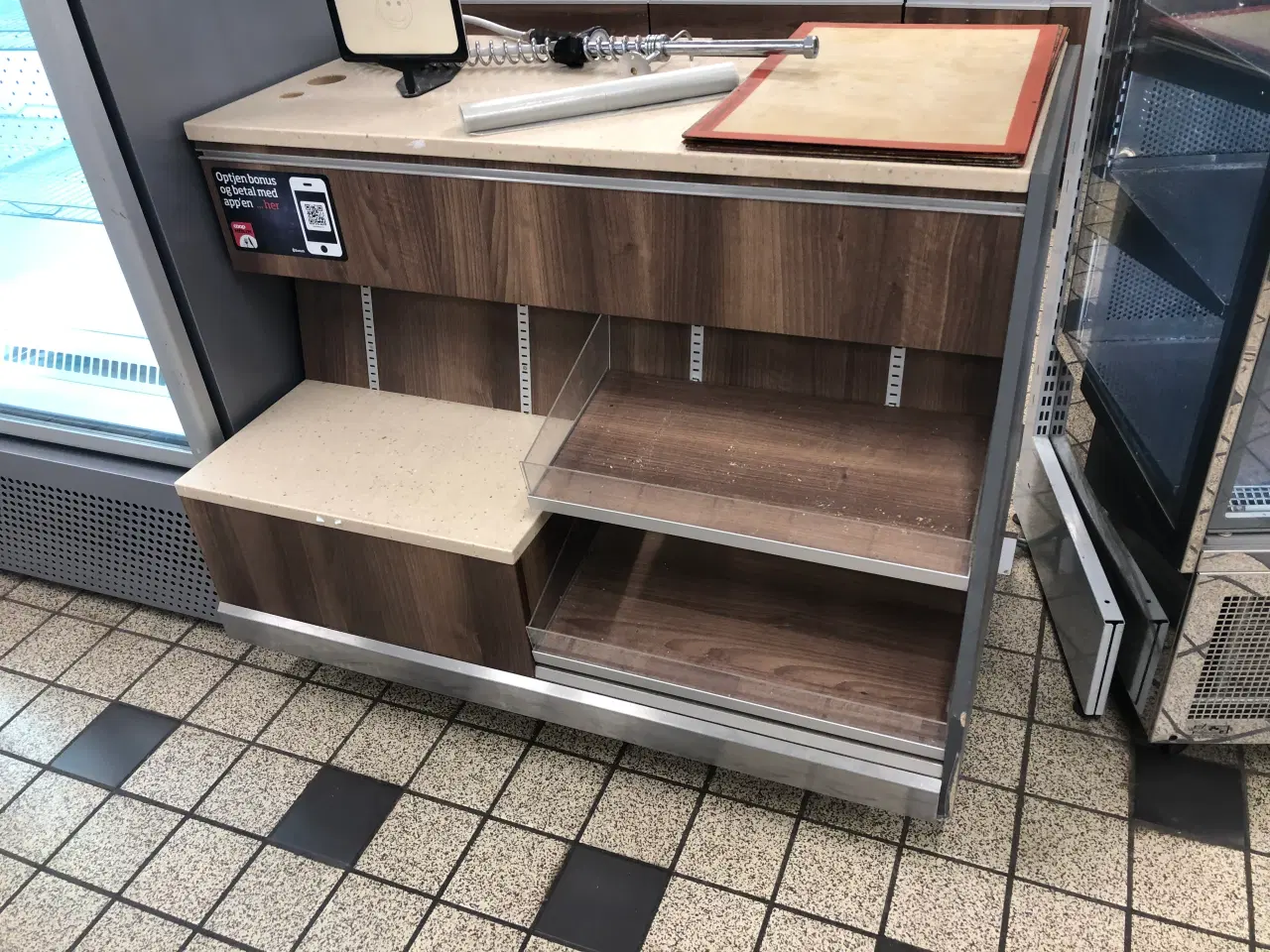 Billede 3 - Butiksinventar, brødudsalg mm.