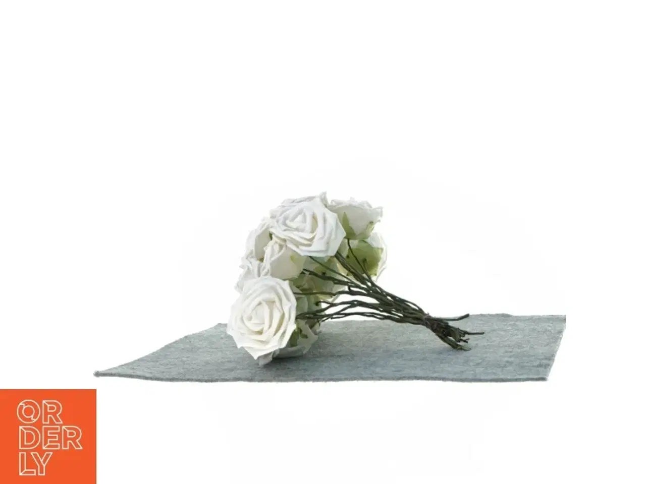 Billede 1 - kunstige hvide naturtro roser (str. 20 cm)