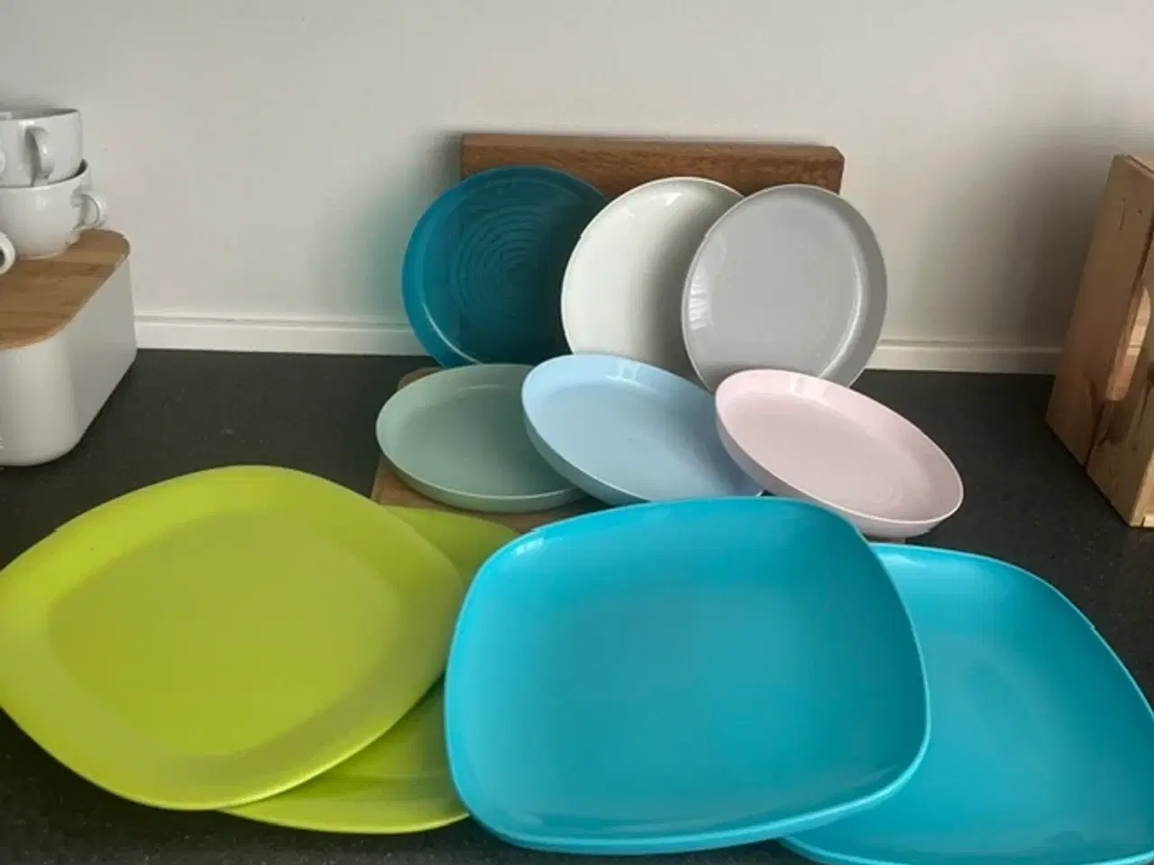 Billede 2 - Farverigt melamin-sæt 10 dele–perfekt til outdoor