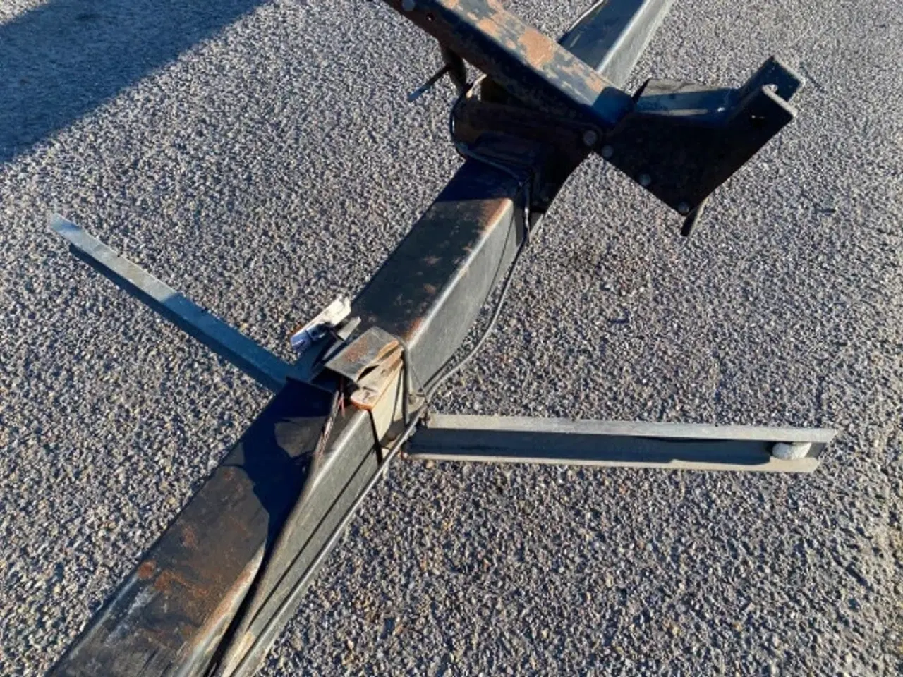 Billede 20 - New Holland Skærebordsvogn 35"