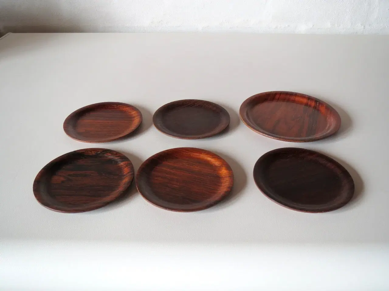 Billede 5 - Mørk træ peberkværn og saltkar med ske - coasters