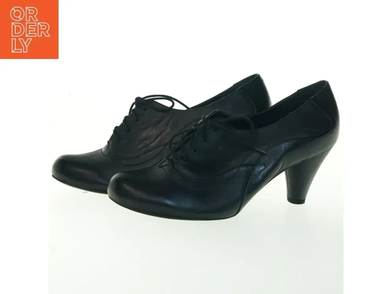 Billede 2 - Sorte damesko med snørrebånd fra Clarks (str. 9 )