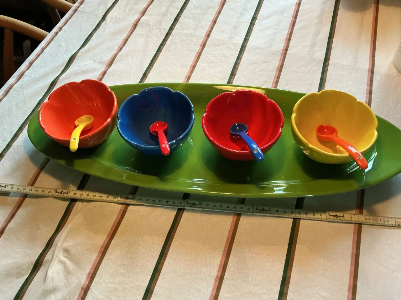 Billede 1 - Fad med små skåle og skerr