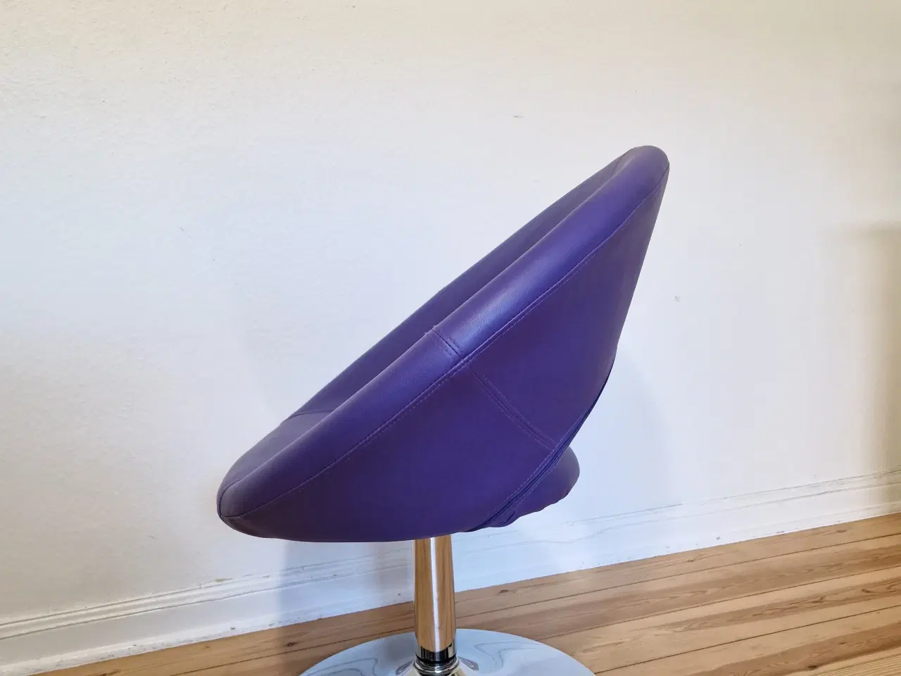 Billede 3 - Lilla lounge stol.