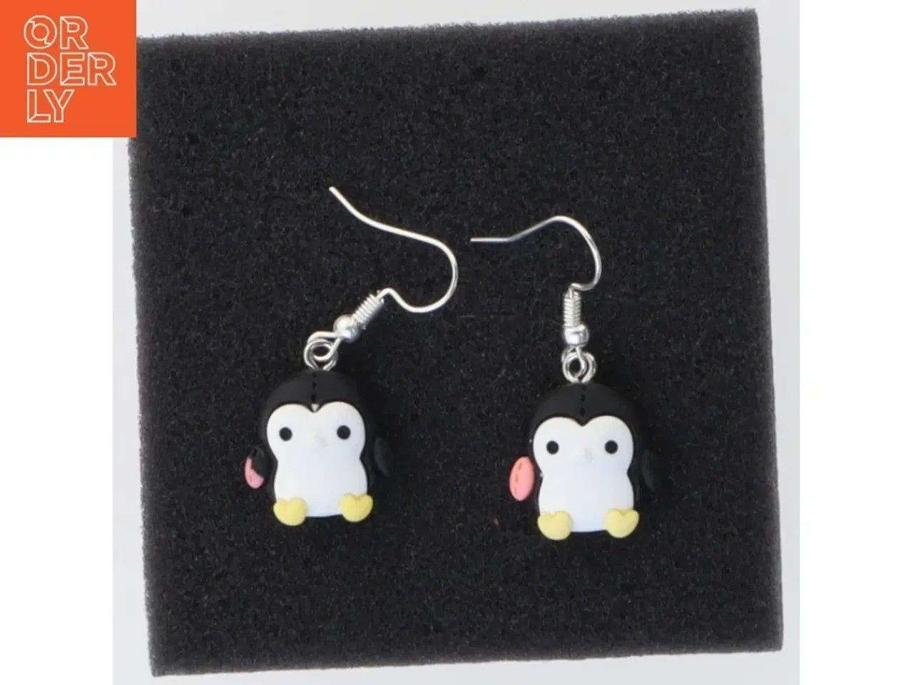 Billede 2 - Øreringe med pingvinmotiv (str. 1,5 cm)