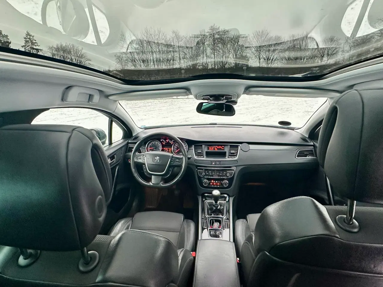 Billede 14 - Lav km. som ny bil.