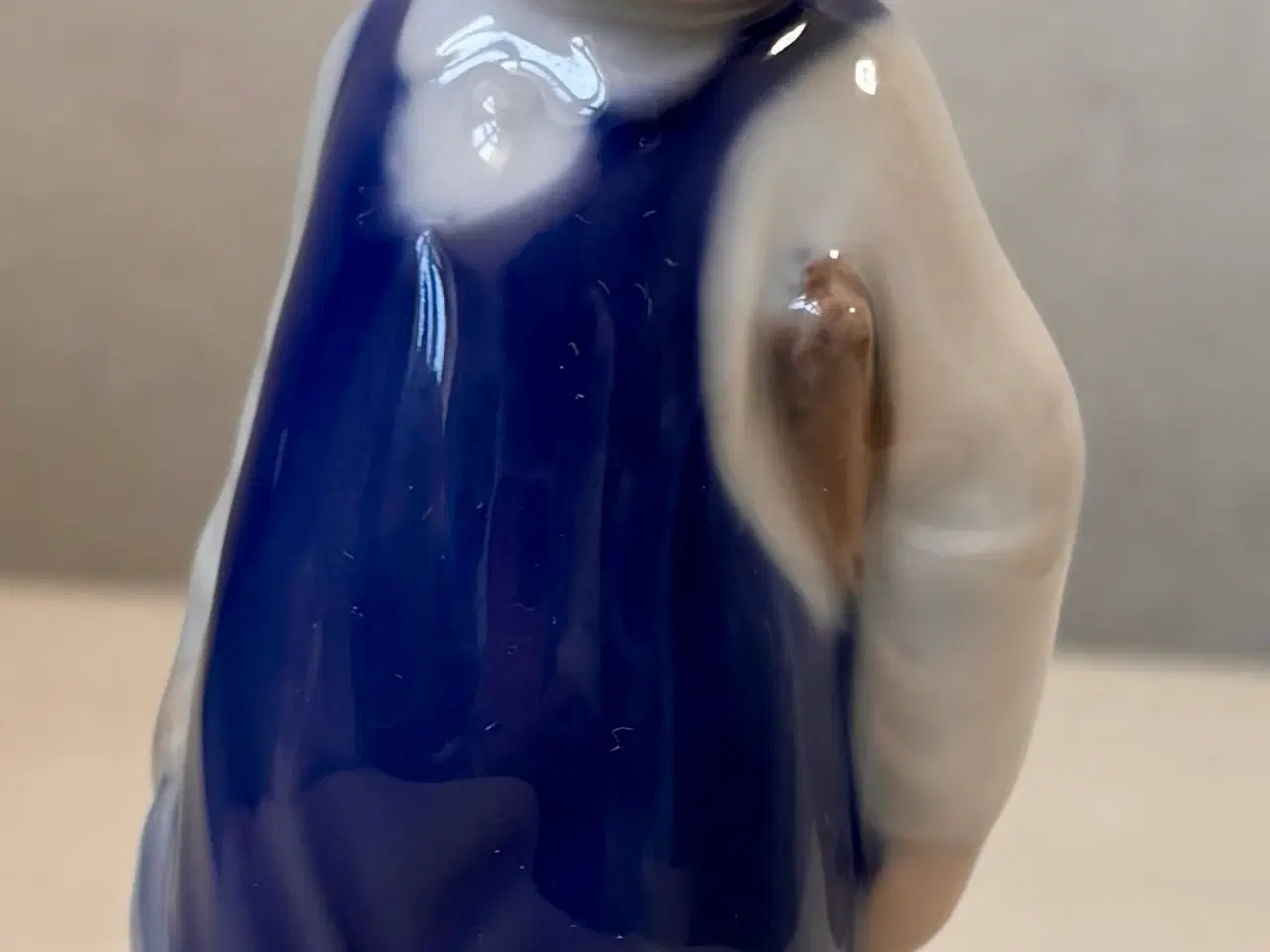Billede 3 - Royal Copenhagen, dreng med kost - nr 3250