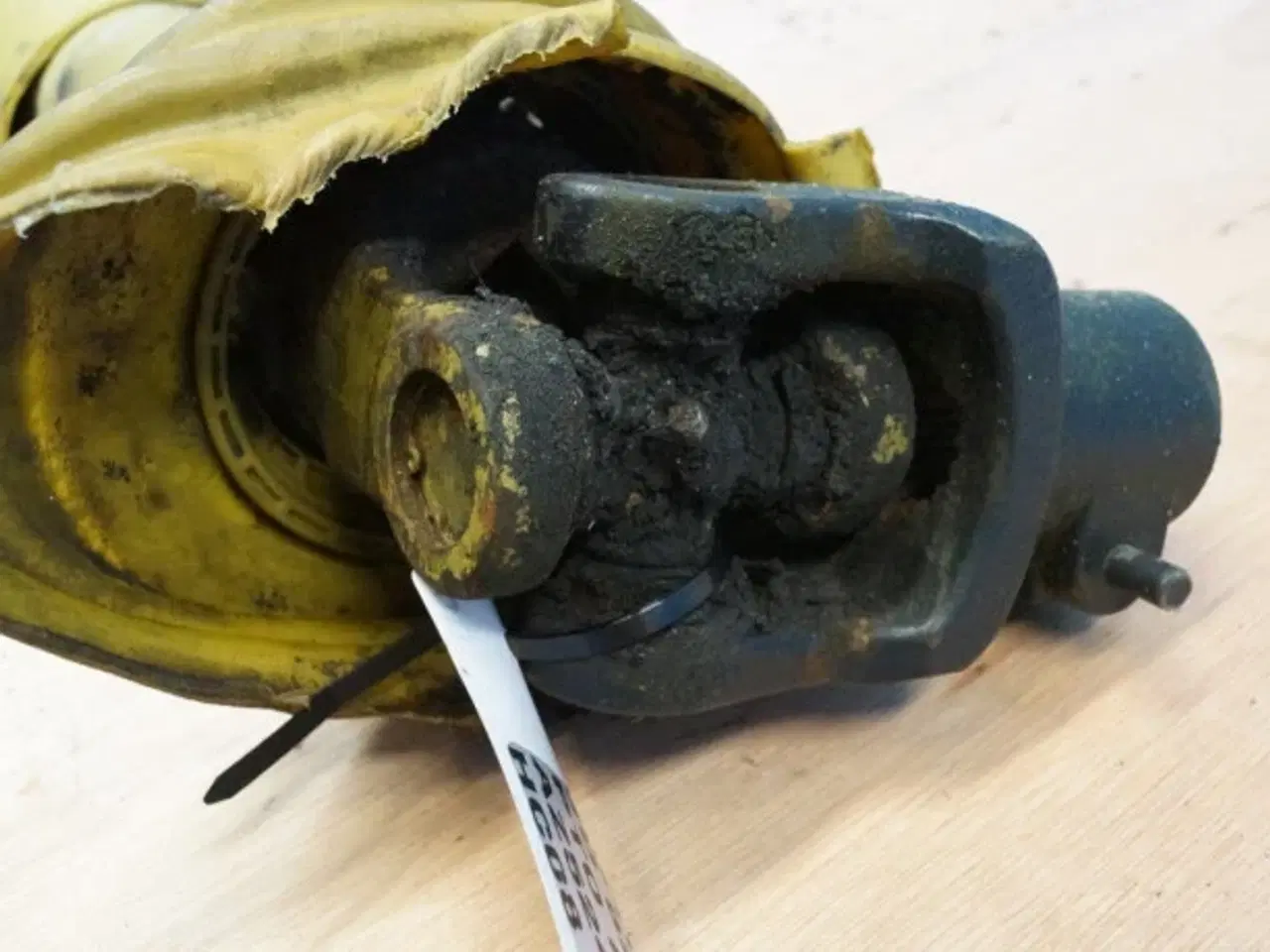 Billede 10 - John Deere 820 PTO Aksel AZ52487