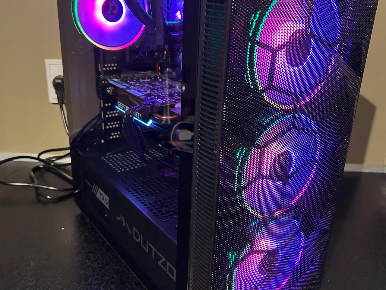 Billede 1 - 💻 Stilren & stærk gaming-PC – klar til CS2, Fortn