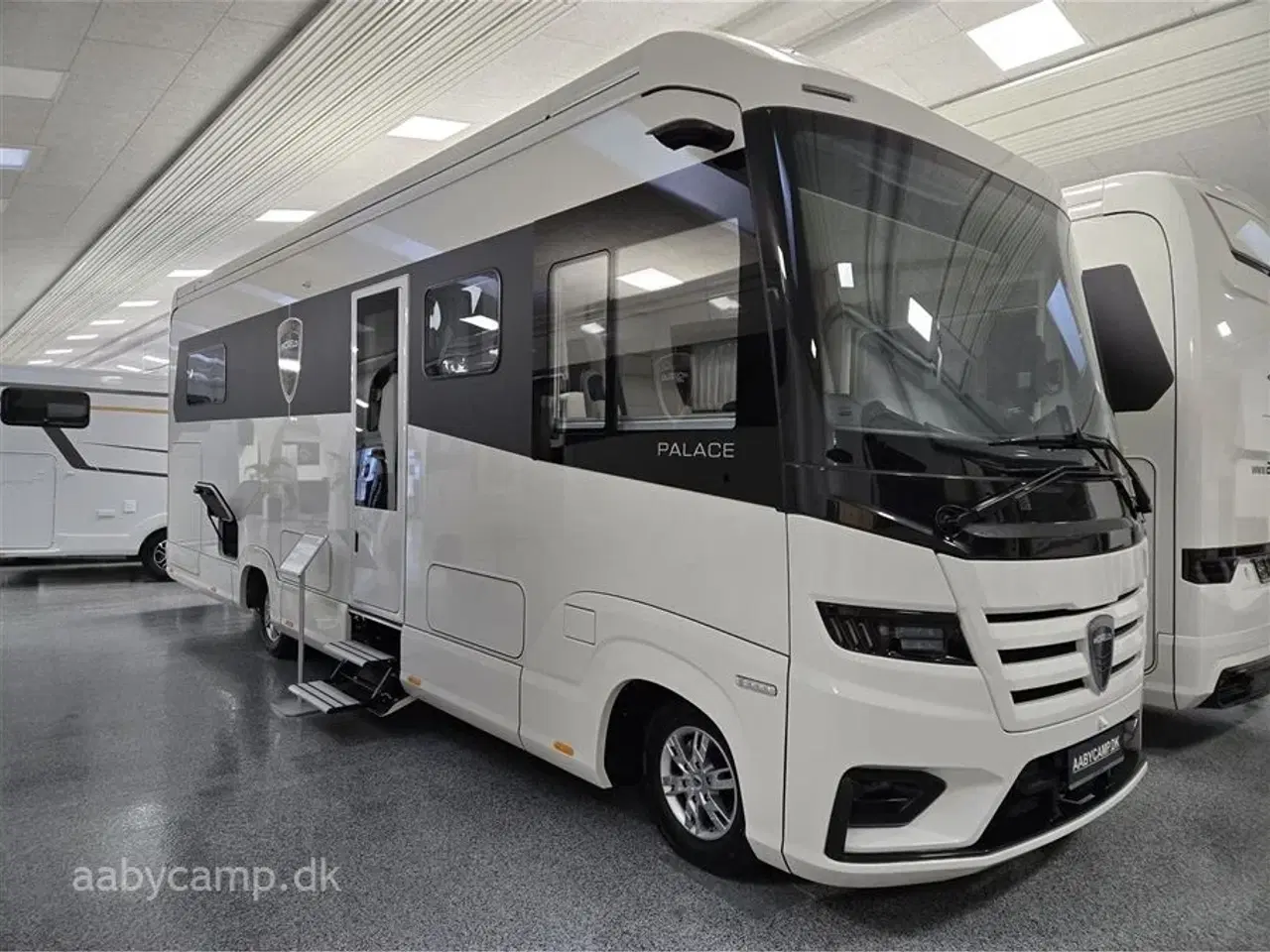 Billede 1 - 0 - Morelo Palace 90 M   Autocamper på 1 Klasse