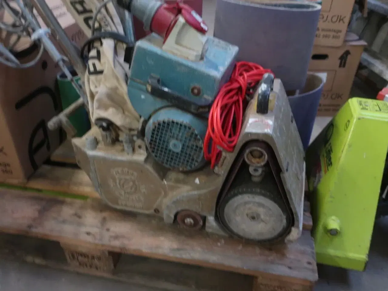 Billede 4 - Gulvsliber ØREBRO med div. Slibepapir