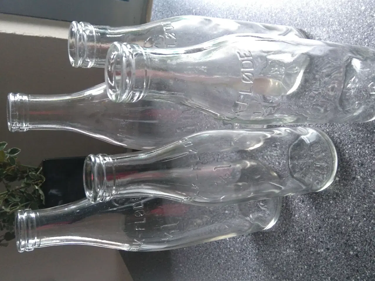 Billede 1 - gamle mælkeflasker 2 x 1L 3 x 1/2L 