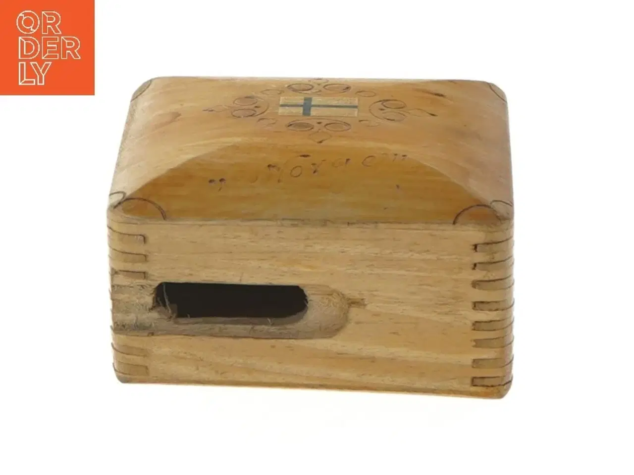 Billede 3 - Træsparebøsse med indgravering (str. 9,5x9,5x5,5 cm)