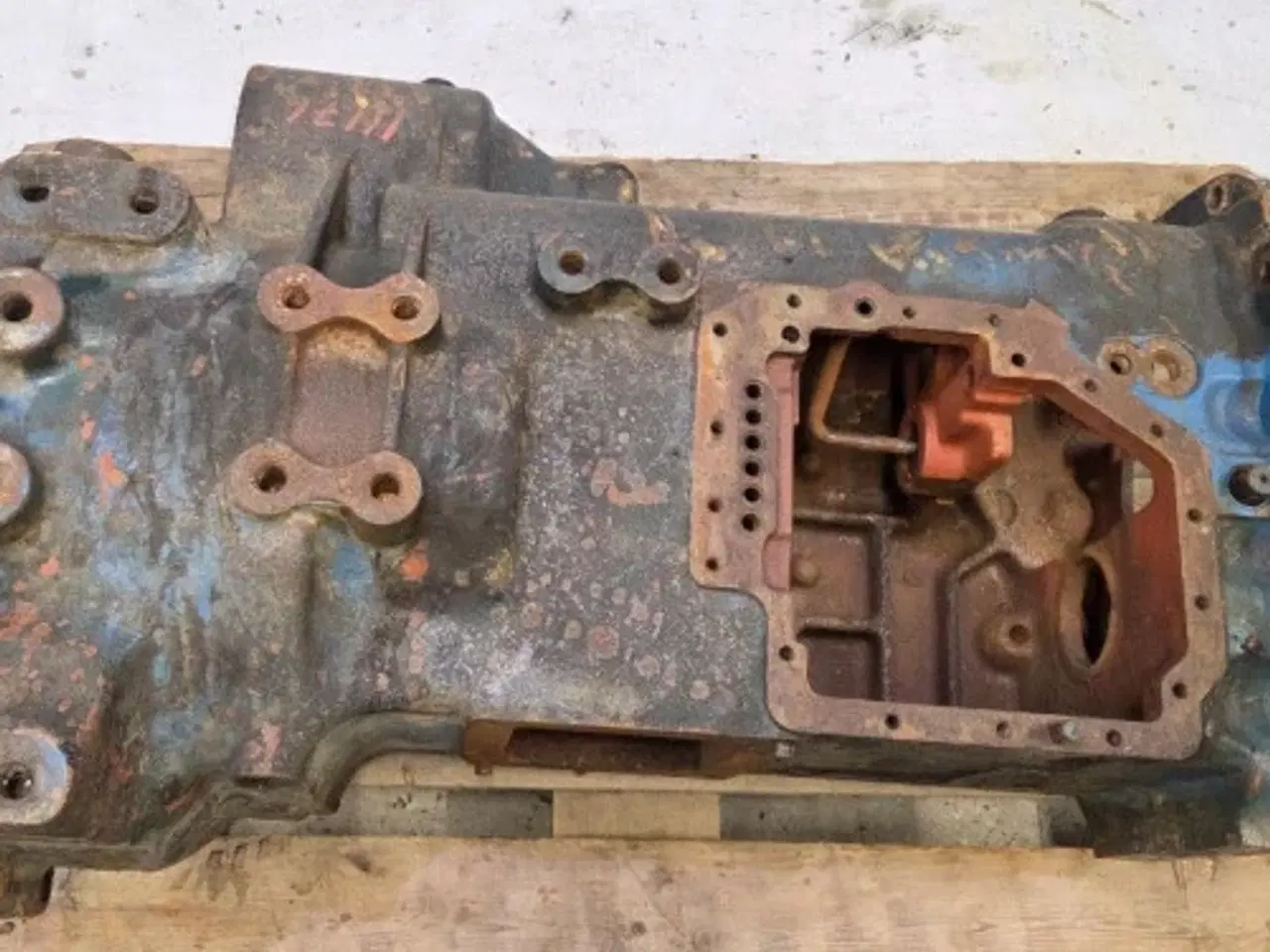 Billede 22 - Ford 7740 Gearkassehus F0NN7005AH