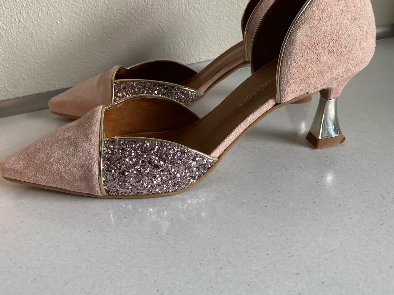 Billede 2 - Stiletter m glimmer