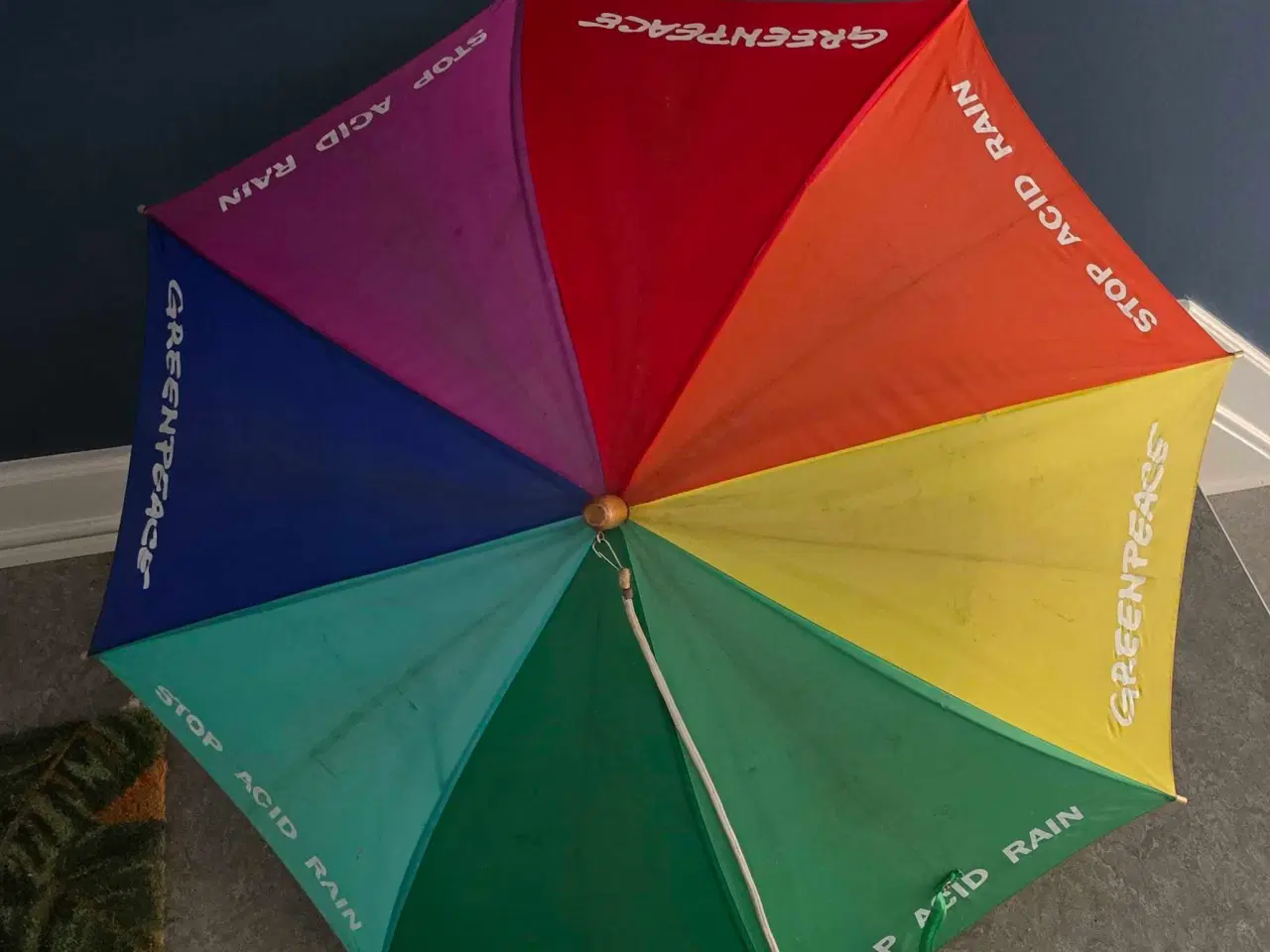 Billede 4 - Stor regnbuefarvet Greenpeace paraply