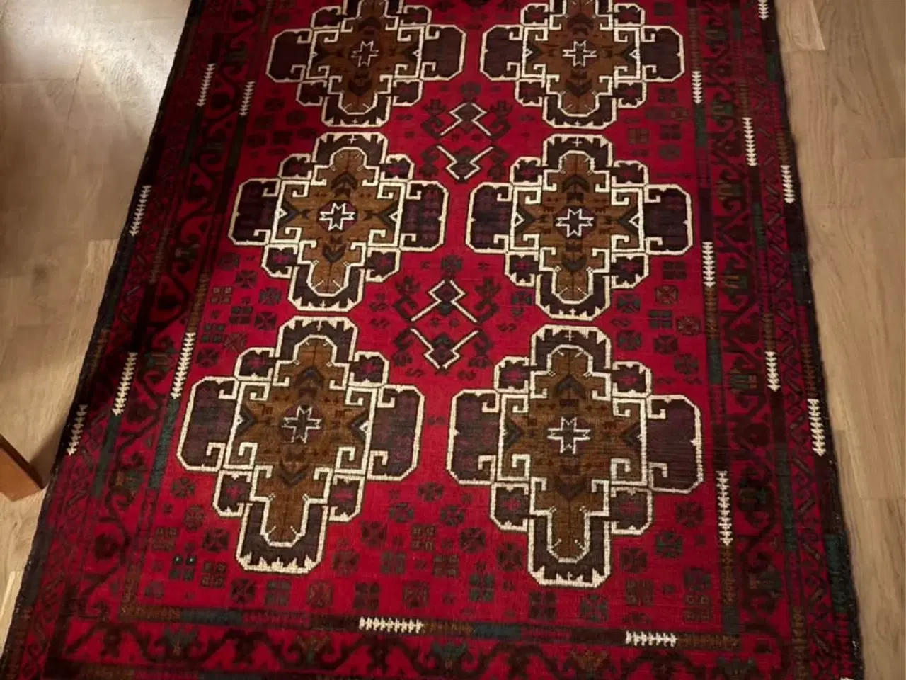 Billede 1 - Håndlavet tæppe