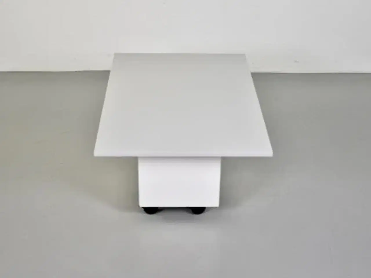 Billede 6 - Bordplade i lysgrå laminat med lysegrå abs kant 120x80 cm