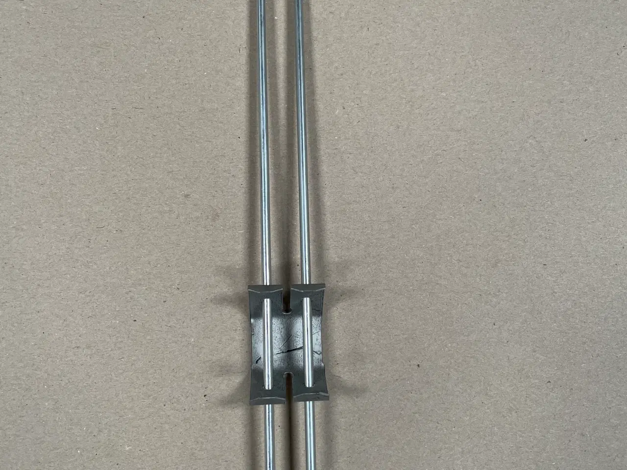 Billede 2 - Saint-gobain connect justerbare stropper c1 330mm, galvaniseret