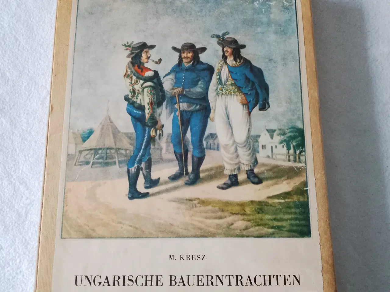 Billede 1 - Folkedragter fra Ungarn 