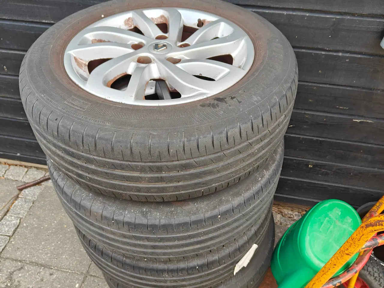 Billede 2 - 4 sommerdæk på fælge 