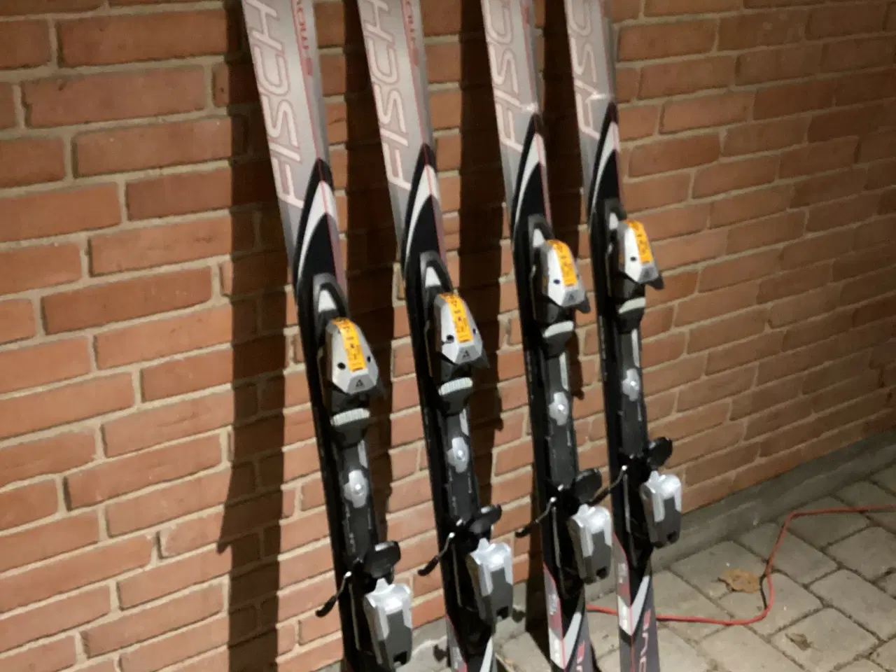 Billede 3 - Meget billigere end at leje. FISCHER Carvingski.