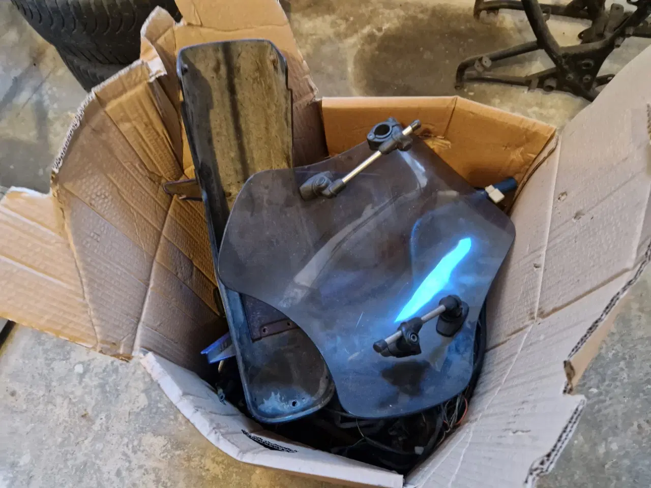 Billede 7 - Renoveret GSX 250 Medfølger masse resevdele
