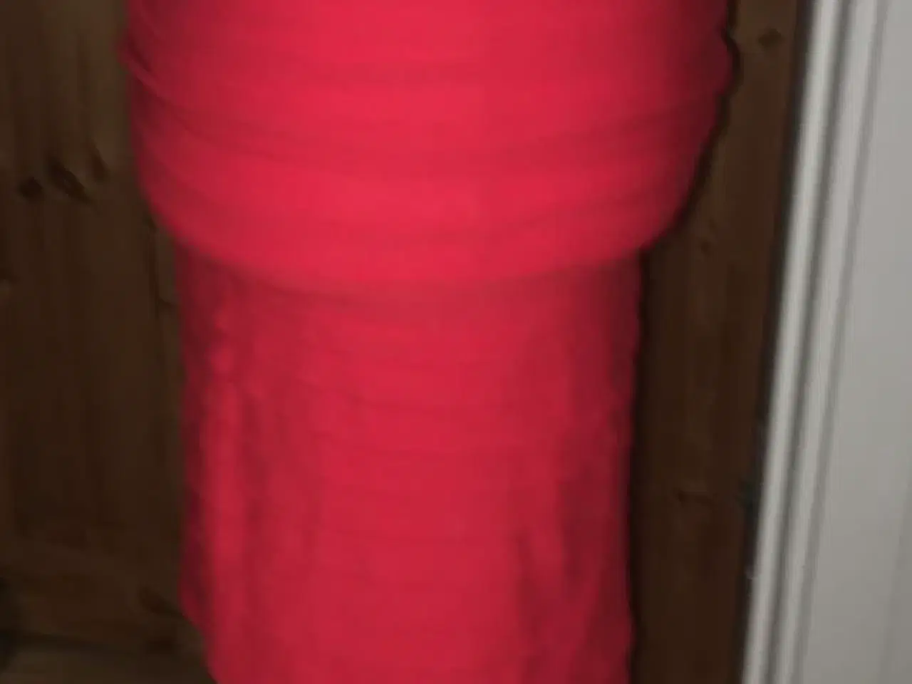 Billede 1 - Rød stram nederdel