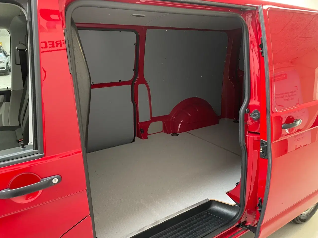 Billede 10 - VW Transporter 2,0 TDi 102 Kassevogn kort