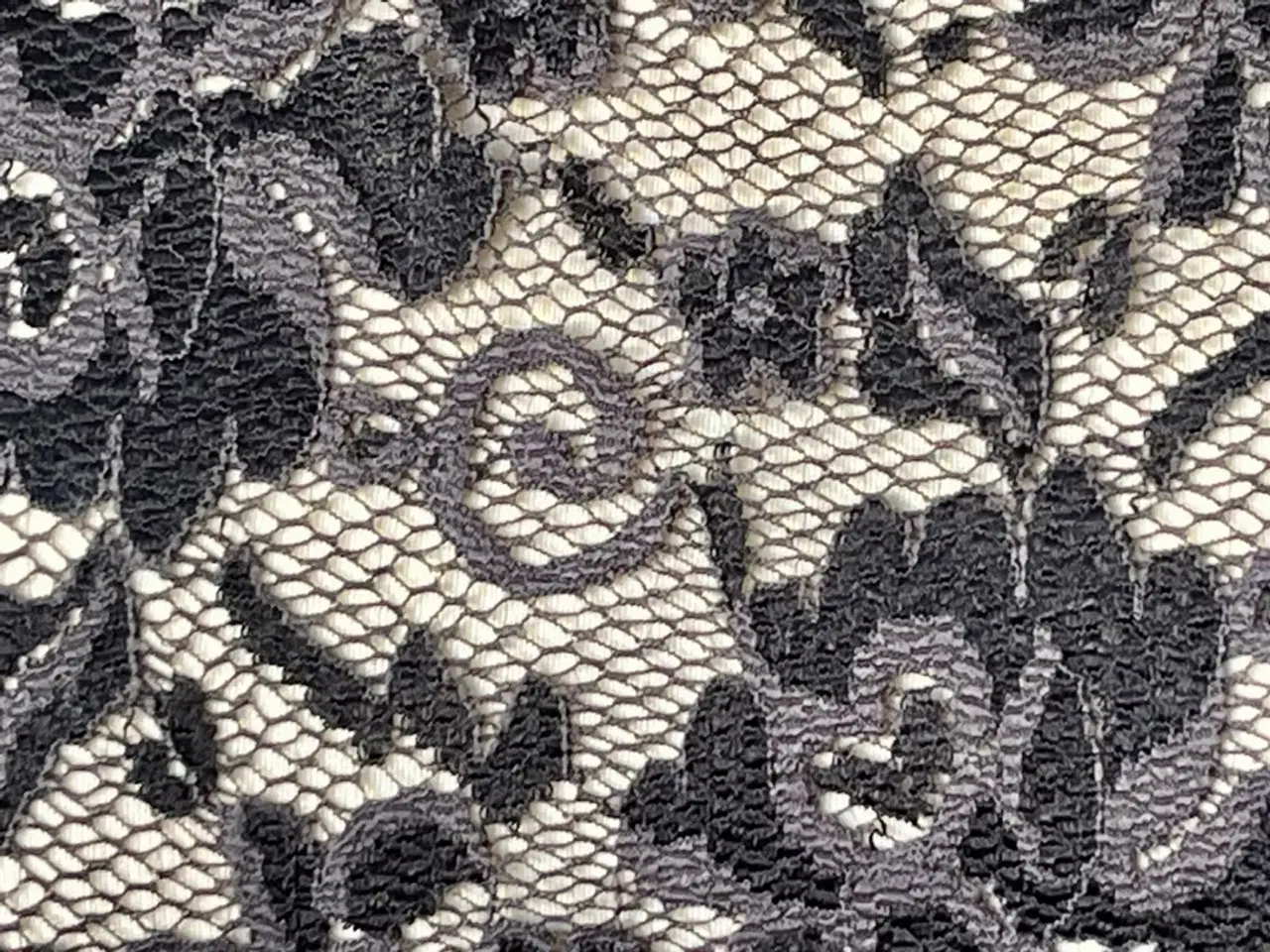 Billede 3 - GANNI, bluse, str 40