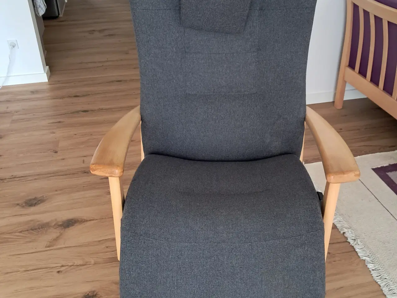Billede 1 - Farstrup hvilestol med sædeløft