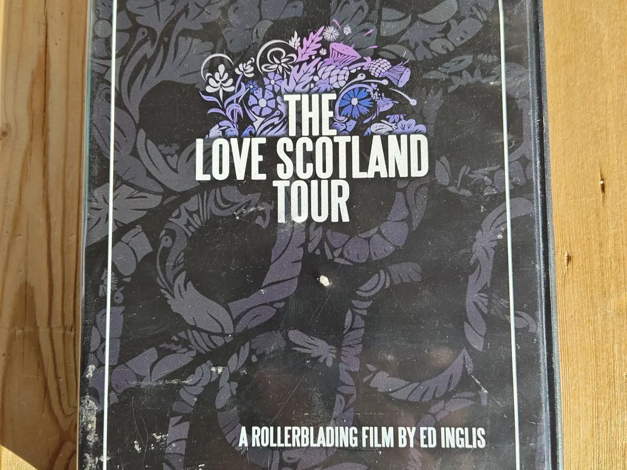 Billede 1 - The Love Scotland Tour DVD af Locoskates