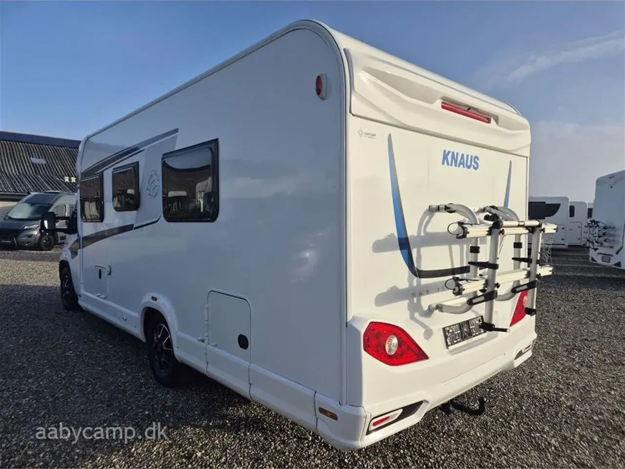 Billede 3 - 2018 - Knaus Sky TI 700 MEB Automatgear. Solceller. Batteri. cykelstativ. Elektrisk indgangstrin. Elektrisk Markise. Anhængertræk. KUN 35,700 KM!!!