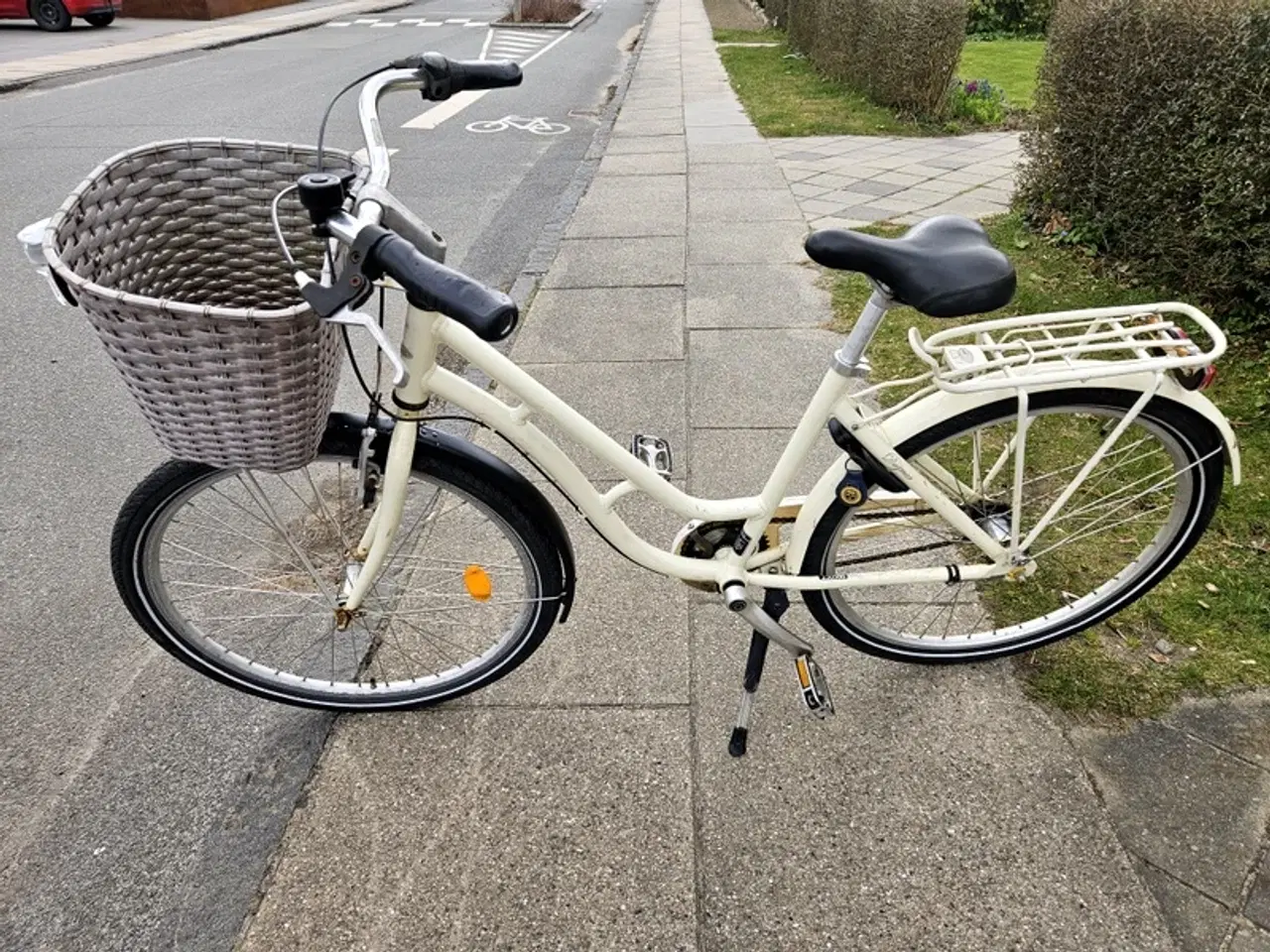 Billede 2 - Mustang Dagmar pigecykel, bedstemorsmodel, sælges.